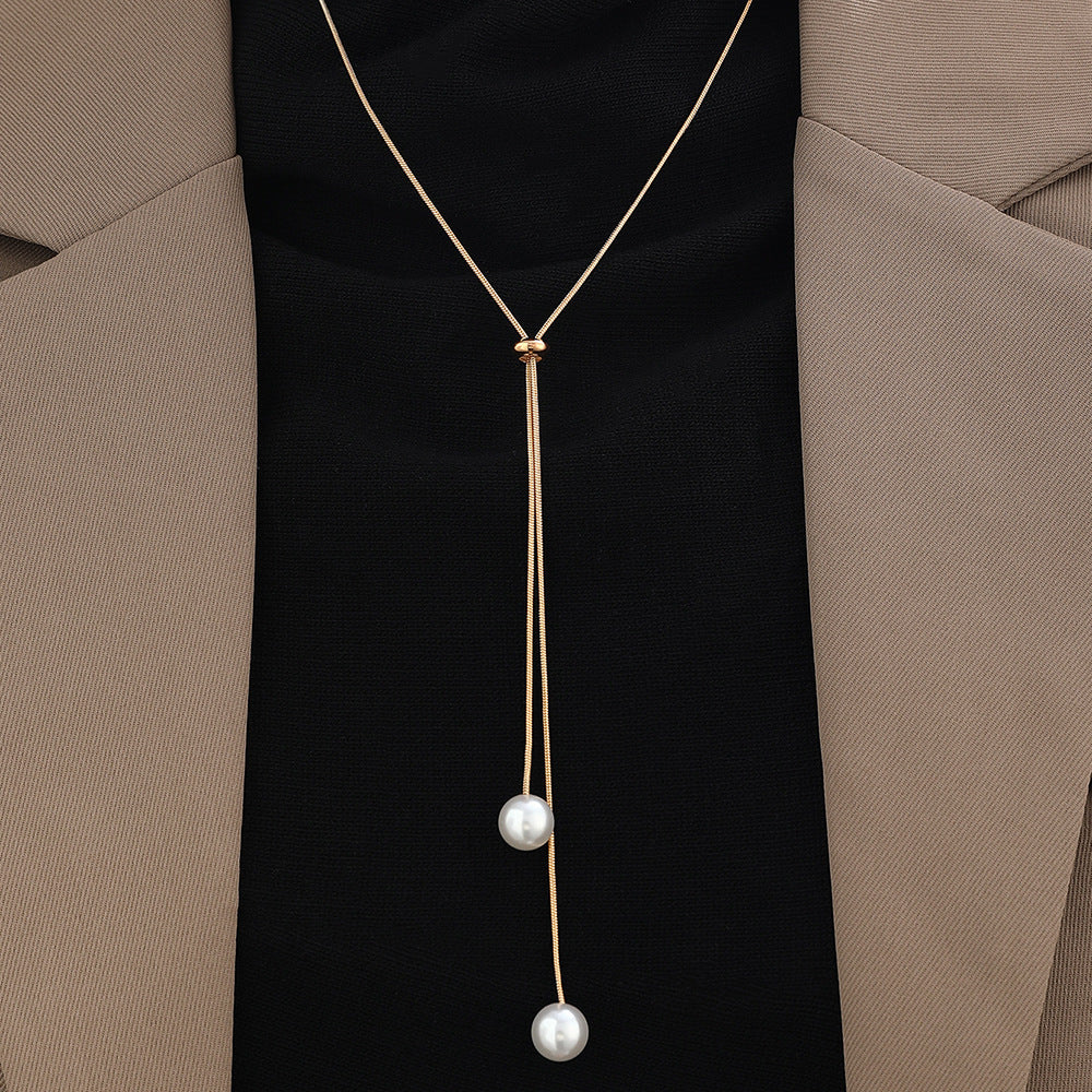 Pull-out pearl necklace