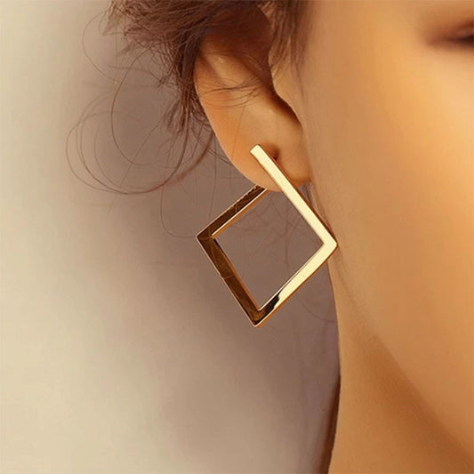 Diamond shape earring
