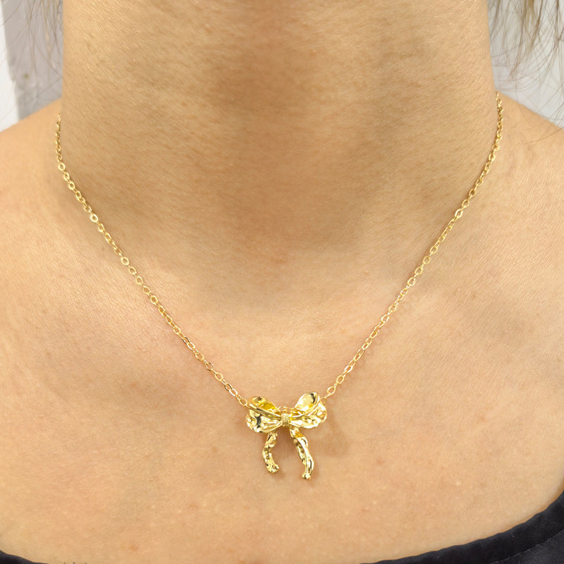 Bow Necklace