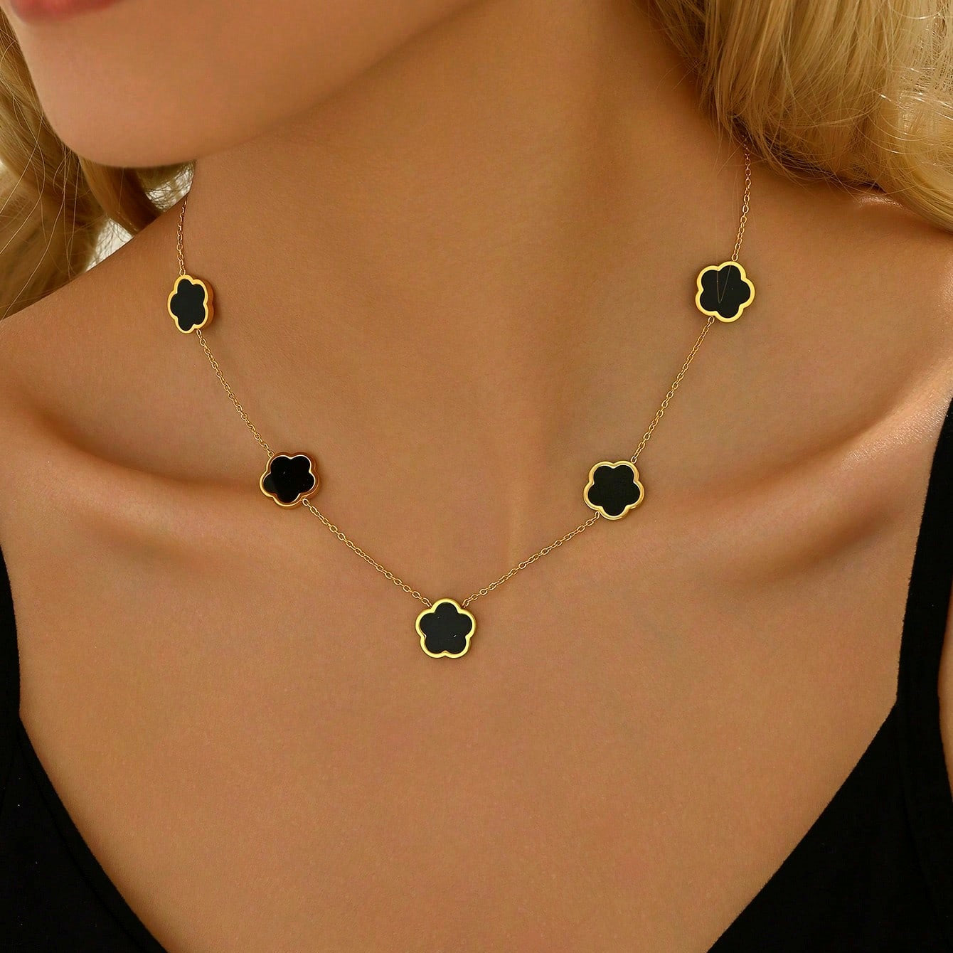 Five-Flower Necklace