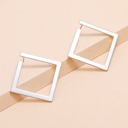 Diamond shape earring